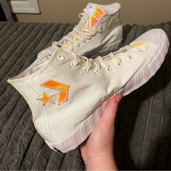 Converse High Tops Size 13 - Picture 3 of 4